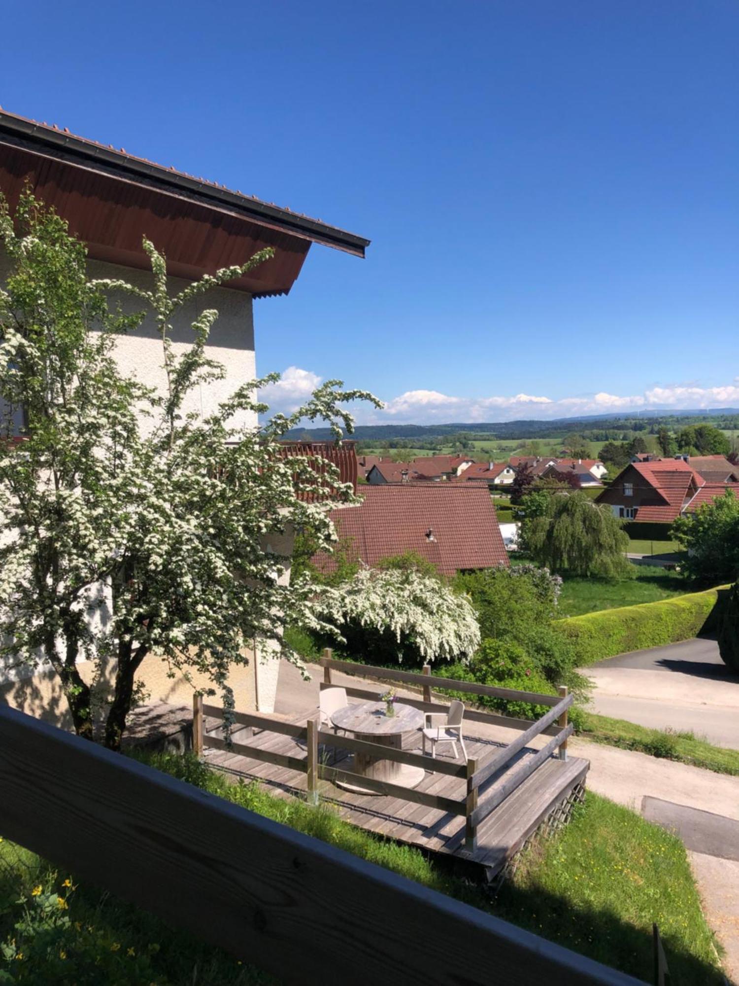 Gite Le P'Tit Chasseral Maîche Exteriör bild